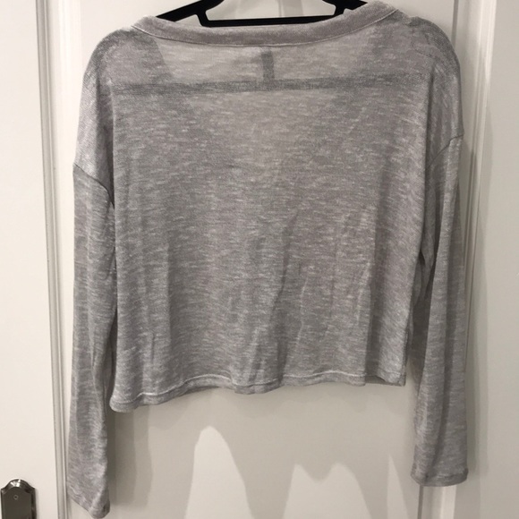 H & M sweater (Divided) - Picture 2 of 5